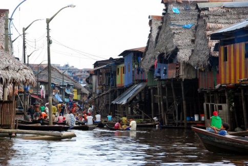 Iquitos - floaing village 3